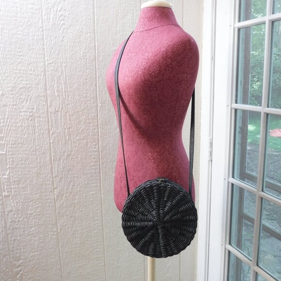 Word Market Made of 100% Paper Black Crossbody Bag - Picture 3 of 8